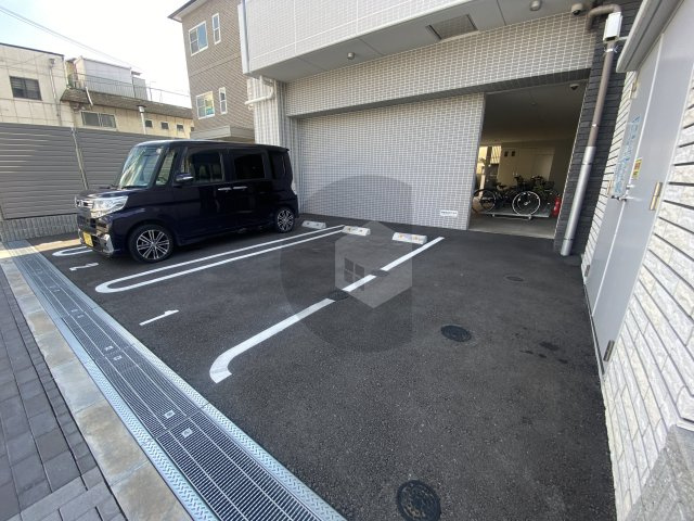 ボーベダー御厨の駐車場