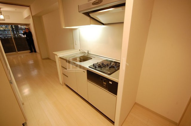 大阪市中央区徳井町２丁目の賃貸マンションのキッチン