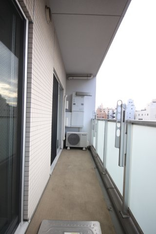 【バルコニー】