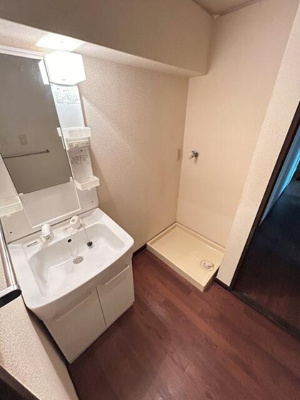 【洗面所】 | カーサとのまち | 明るい洗面所です