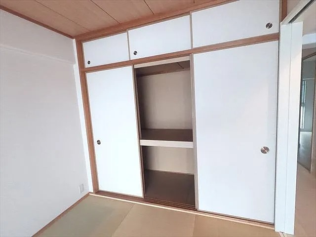 神戸市東灘区青木２丁目の賃貸マンションの収納