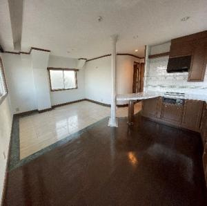 芦屋市大桝町の賃貸マンションの居間・リビング