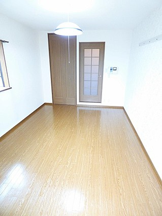神戸市灘区楠丘町１丁目の賃貸マンションの居間・リビング
