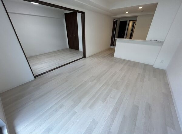 西宮市上甲子園４丁目の賃貸マンションの居間・リビング