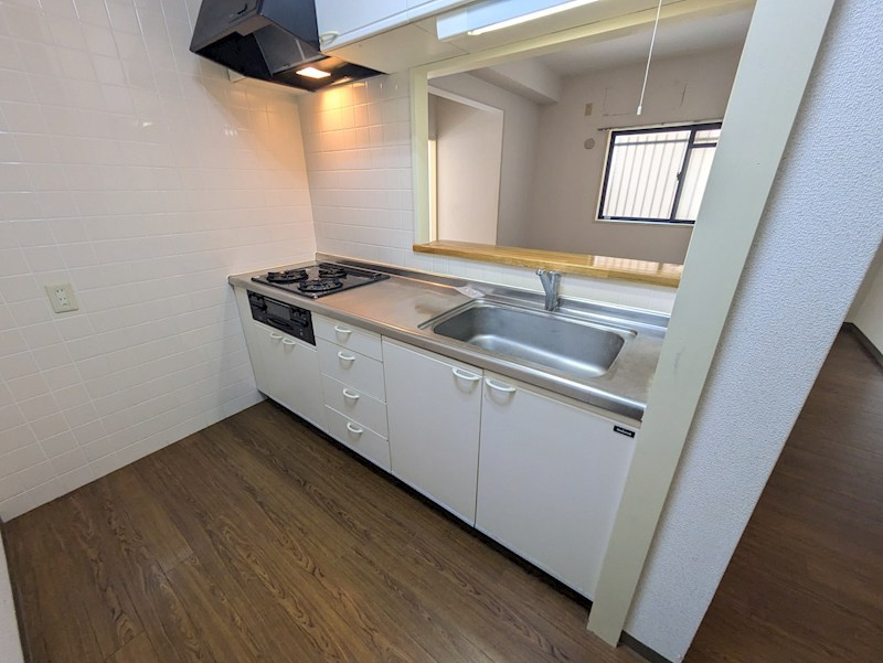 西宮市松山町の賃貸マンションのキッチン