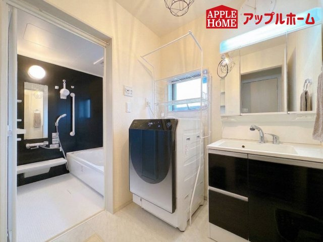 [中古住宅] さいたま市西区中野林の独立洗面台