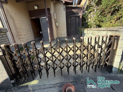 静市市原町 中古戸建の駐車場