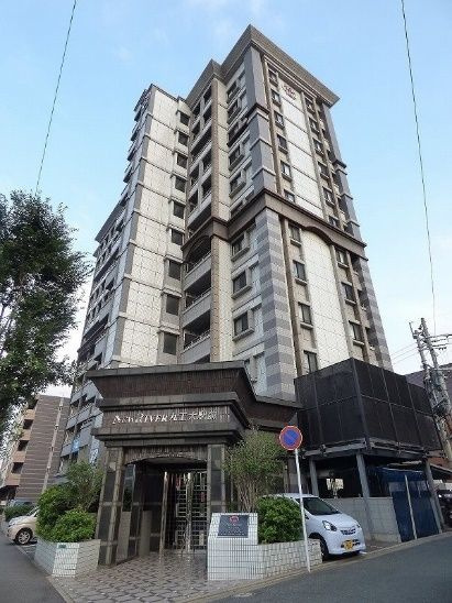 ニューリバー九工大駅前の外観