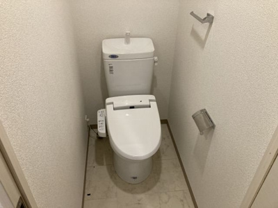 【トイレ】 | 新品家具付きマンション市谷本村町12(KaGood東京) | 落ち着いたトイレです