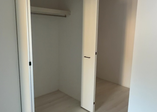 【収納】 | 元八王子町新築戸建 | シューズインクロークや豊富な収納スペースが用意されており、季節物の衣類や大型の荷物もスマートにしまえます。室内を広く有効活用できるため、居住空間をいつでもすっきり整頓された状態に維持できます。