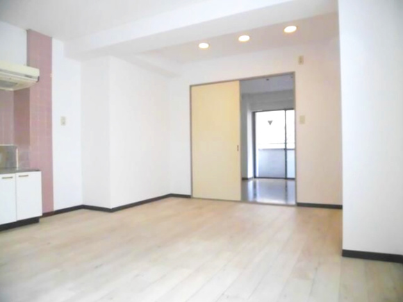 梁山下町ビルの居間・リビング