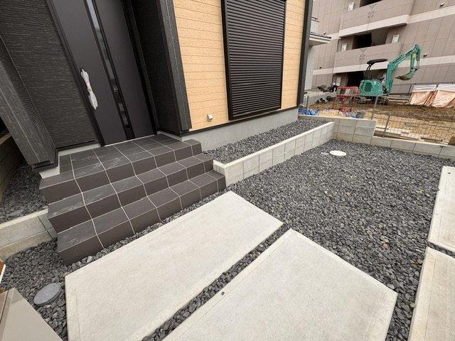 尾張旭市東大久手町第2全3棟【仲介手数料無料　旭丘小　東中学校】の庭|今すぐのご案内可能です！→  0120-336-922　までお気軽にお問い合わせください。