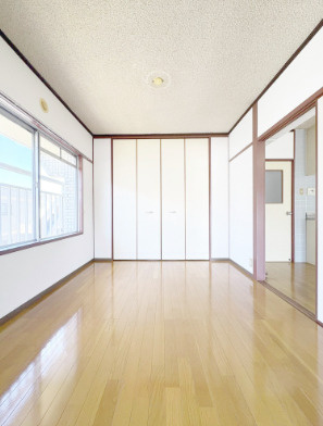大坪ハイツの洋室|コンパクトで使いやすい洋室です