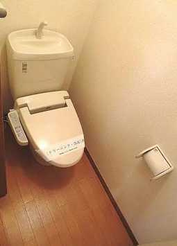 カーサ コンフォルテーヴェレのトイレ