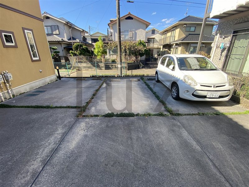 カーサ コンフォルテーヴェレの駐車場