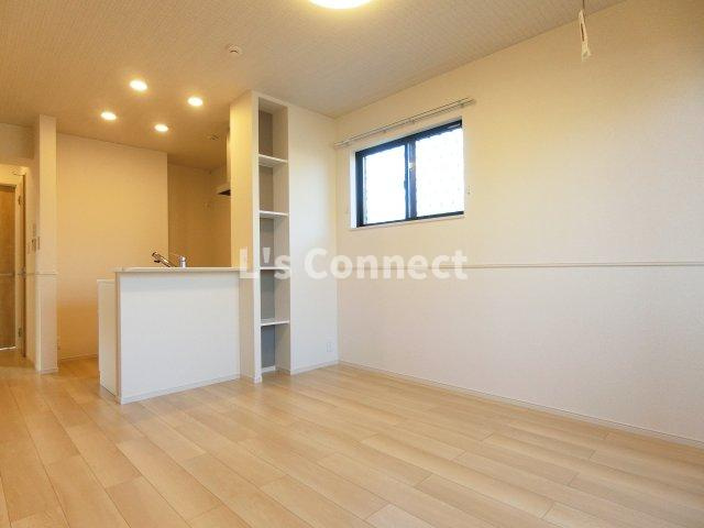 【居間・リビング】 | セブンヒルズⅣ | 角部屋で２面に窓があります。