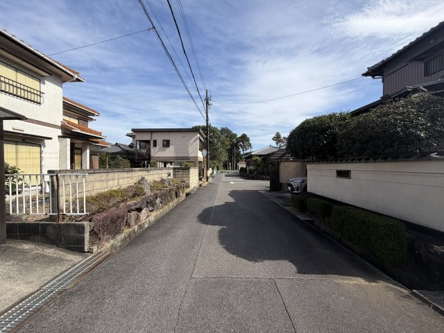 【前面道路含む現地写真】の画像