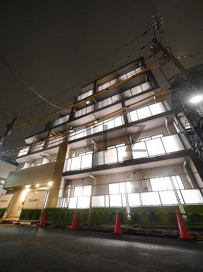 ガーラステーション横浜大口の外観
