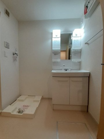 【洗面所】 | ヴァンベール | 忙しい朝には欠かせない洗面所です