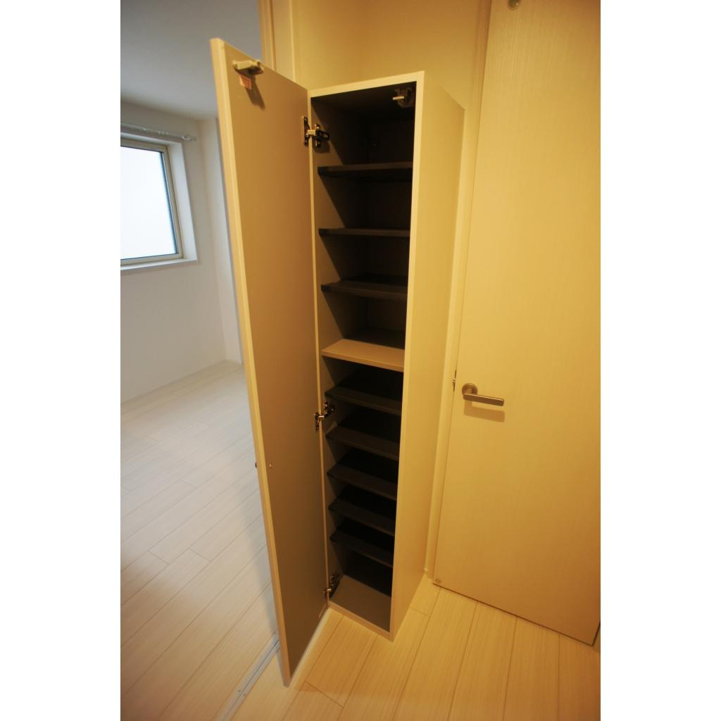 グランビューオシアゲの玄関|シンプルで使いやすい玄関です