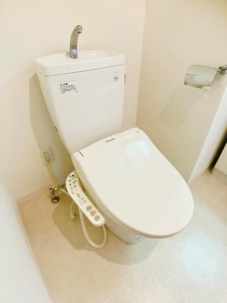 ＫＤＸレジデンス御徒町のトイレ|落ち着いた色調のトイレです