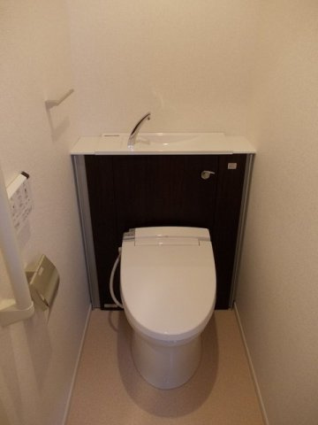 メルヴェーユ・セゾンのトイレ|落ち着いたトイレです