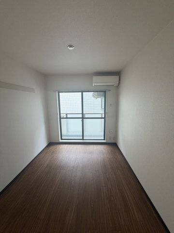 SKCパレスの居間・リビング|こちらの居間で趣味の時間をお楽しみください