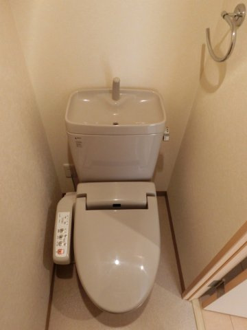 CASA AL MAREのトイレ|落ち着いた色調のトイレです