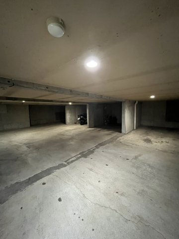 札幌市白石区本通１６丁目南のアパートの駐車場|駐車場に車を止められます