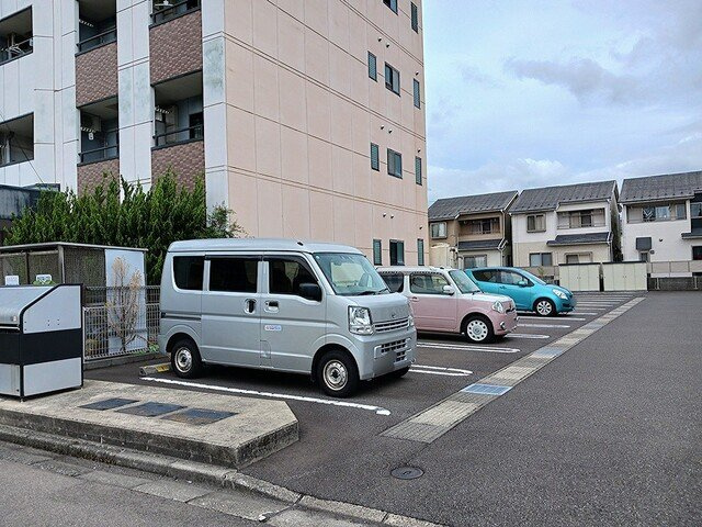 メゾン　サンリットの駐車場|駐車場です