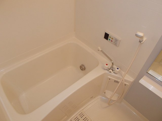 フローラの浴室|コンパクトで使いやすいお風呂です