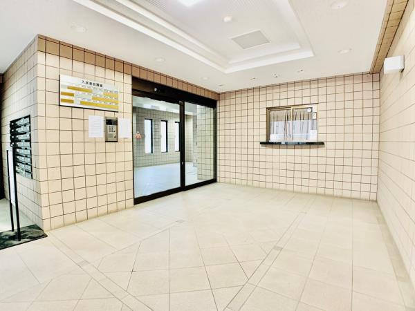 アーンジユ赤羽岩淵のエントランス