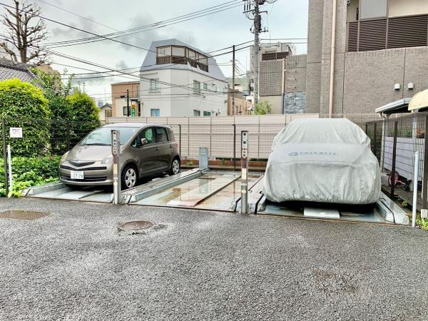 アーンジユ赤羽岩淵の駐車場