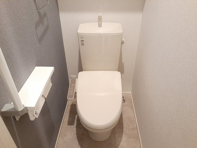 メシェルディのトイレ|落ち着いたトイレです