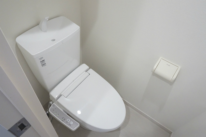 リブリ・八千代台東のトイレ|落ち着いた色調のトイレです