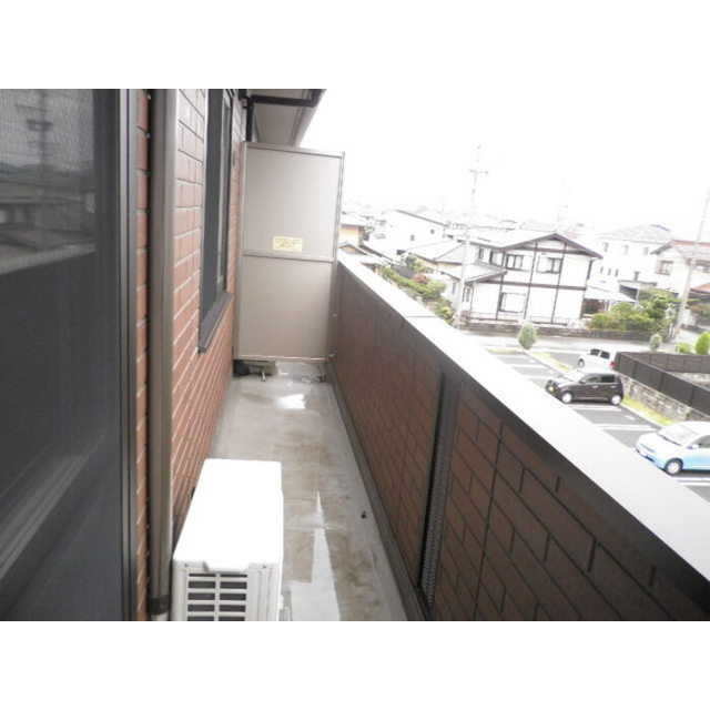各務原市鵜沼各務原町６丁目のアパートのバルコニー