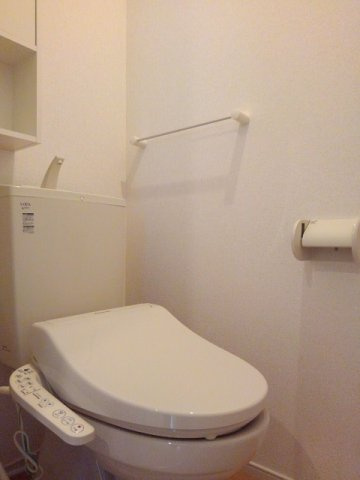 ラーレ　Ｅのトイレ|清潔感のあるトイレです
