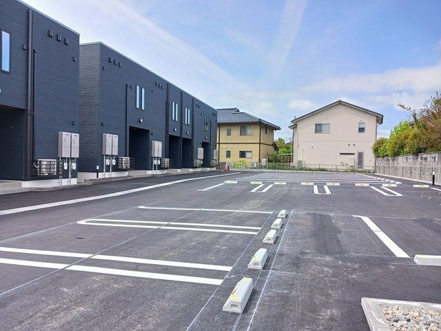 アルコバレーノⅡの駐車場|車をお持ちの方に嬉しい駐車場付きの物件です