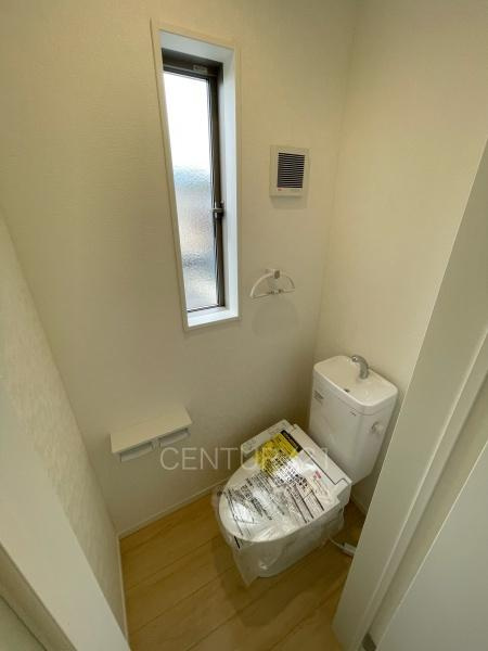 クレイドルガーデン前橋市粕川町女渕第３　１号棟のトイレ|２階トイレです。
温水シャワー洗浄機能付きです。