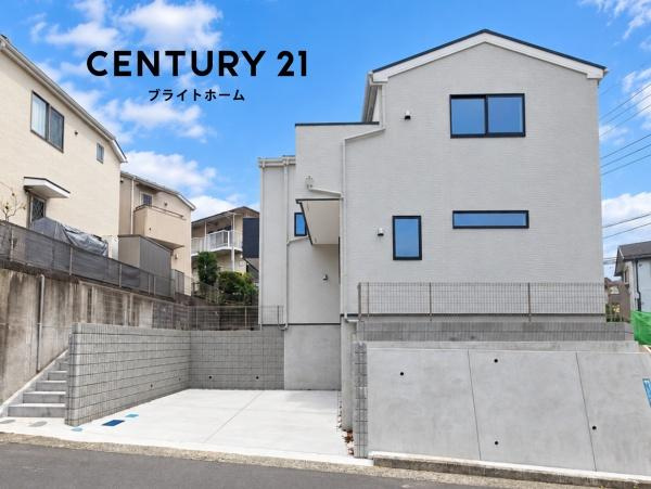 横浜市港南区上永谷６丁目の新築一戸建の外観|堂々と完成しました！いつでもご案内可能です！
お車でご自宅まで送迎承ります。