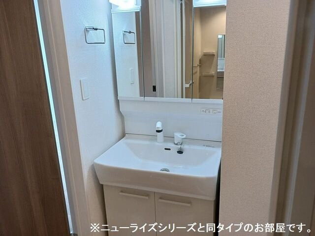リヴェルラⅠの洗面所|広い洗面スペース