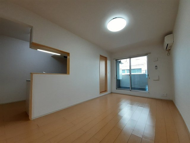 サニーメゾン　前島の居間・リビング|使いやすい居間です