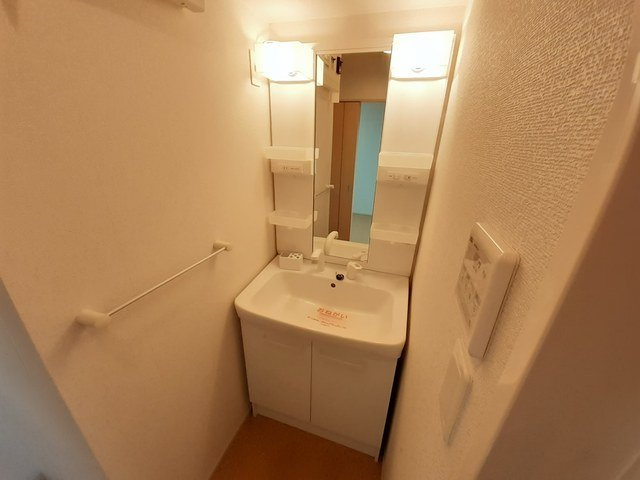 サニーメゾン　前島の洗面所|忙しい朝には欠かせない洗面所です