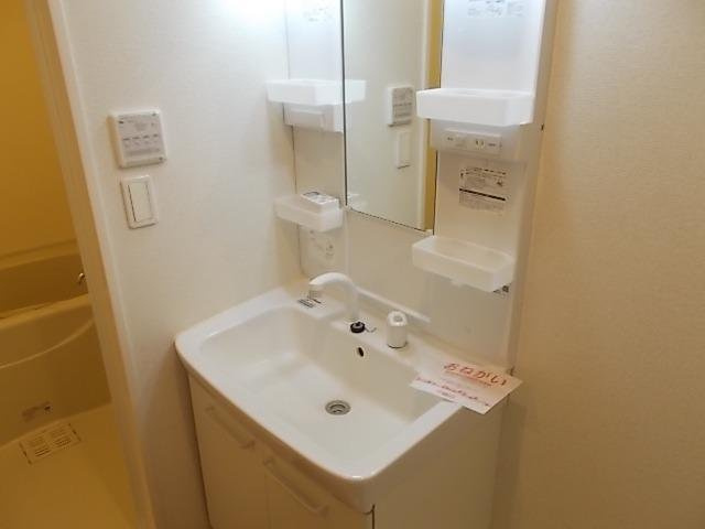 メゾンステージ水野　Ｃの洗面所|使いやすい洗面所です