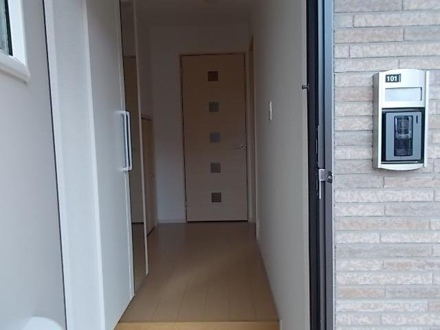 メゾンステージ水野　Ｃの玄関|玄関です