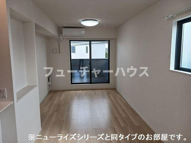 リヴェルラⅡの居間・リビング|こちらの居間で趣味の時間をお楽しみください