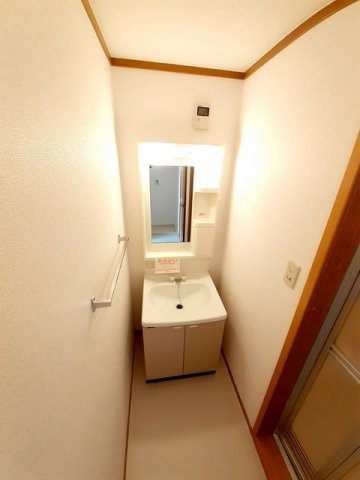 【洗面所】 | コーポさつきⅡ | コンパクトで使いやすい洗面所