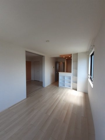 ラシュレの内装|明るい室内です