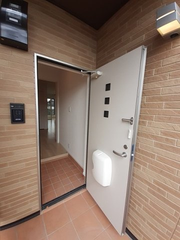 プチボナールのエントランス|建物の内部です