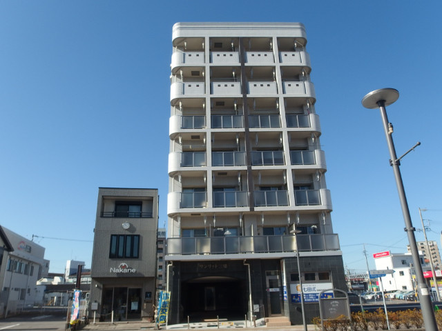 サンリット三建の外観|落ち着いた雰囲気の外観です